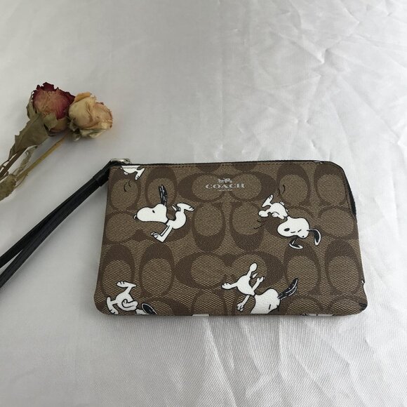 Coach X Peanuts Corner Zip Wristlet Wallet With Snoopy & Woodstock - Picture 1 of 7